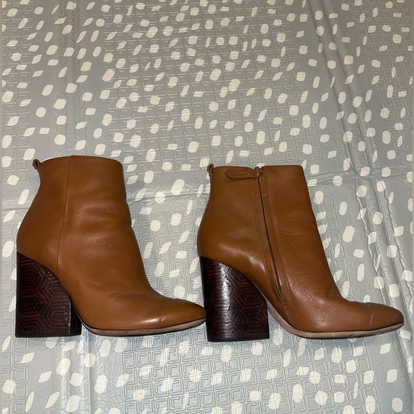Tory Burch Shoes - Tory Burch Tan Leather Ankle Boots